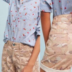 Anthropologie The Wanderer Women's Khaki Camo Cargo Shorts Sz 26